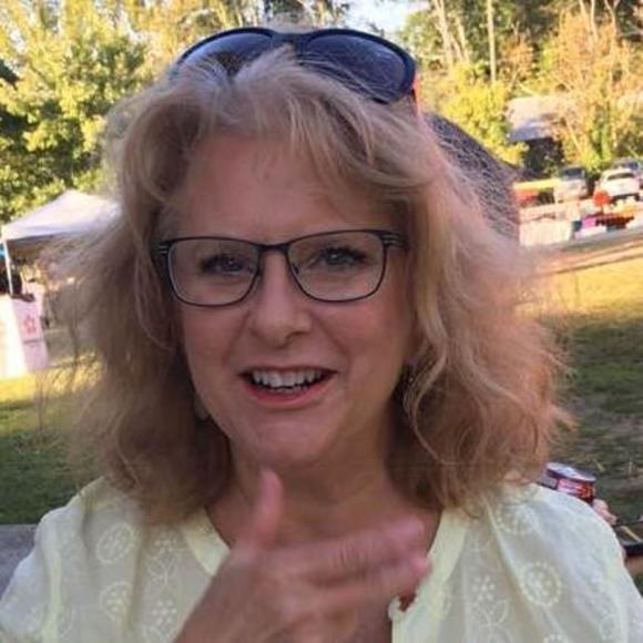 Meet your Posher, Diane - Picture 1 of 1